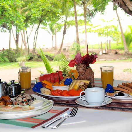 Hotel Roca Verde Beachfront 푼타레나스 외부 사진